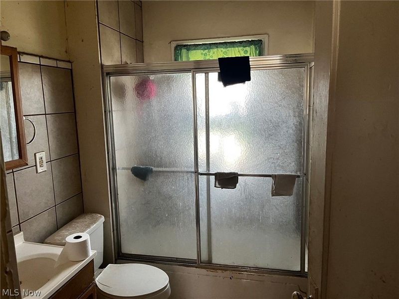 12000 Holborn Avenue, Cleveland, OH 44105 Photo 8