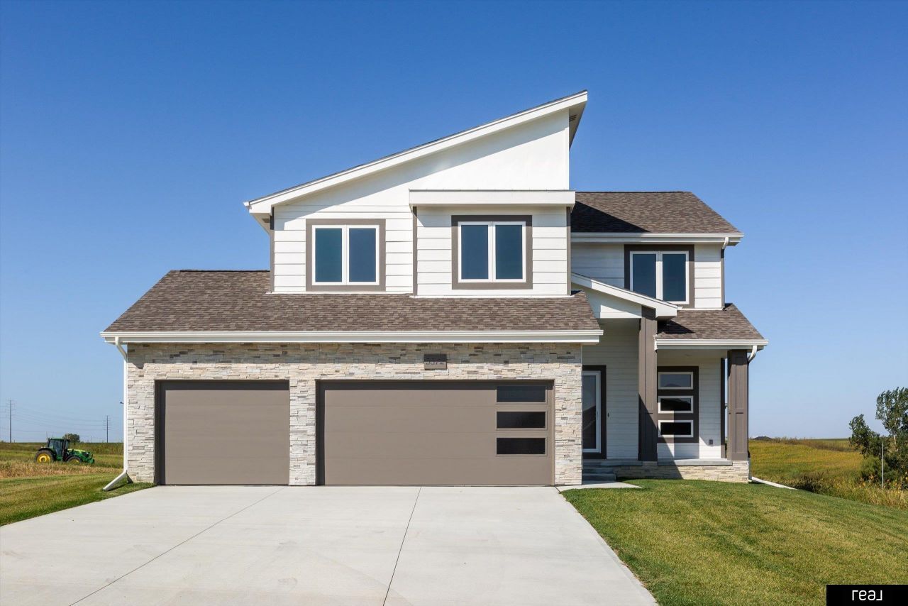 5512 N 190th Avenue, Elkhorn, NE 68022 Main Photo