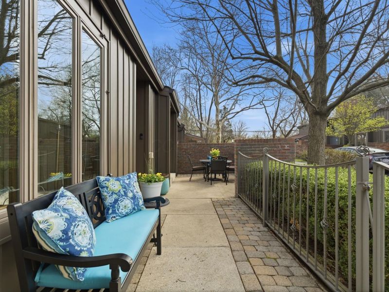 107 Glen Drive, Worthington, OH 43085 Photo 2