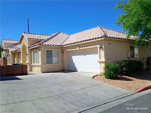 2695 RIMPACIFIC Circle , Las Vegas, NV 89146