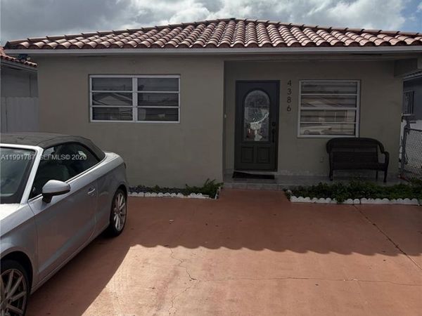 4386 W 10th Ave , Hialeah, FL 33012