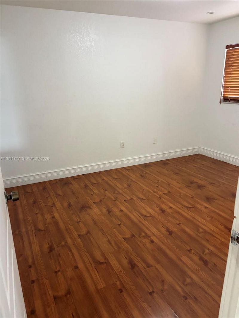 4386 W 10th Ave , Hialeah, FL 33012 Photo