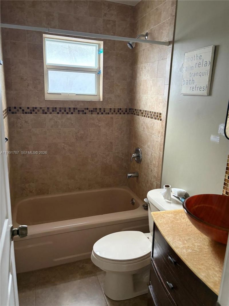 4386 W 10th Ave , Hialeah, FL 33012 Photo