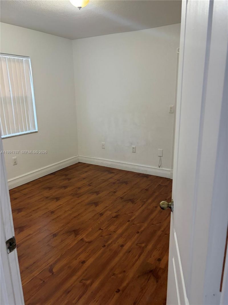 4386 W 10th Ave , Hialeah, FL 33012 Photo