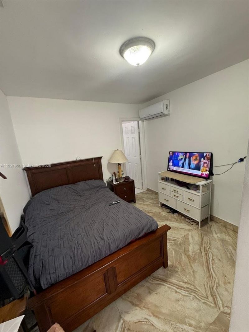 625 E 8th Ln, Hialeah, FL 33010 Photo