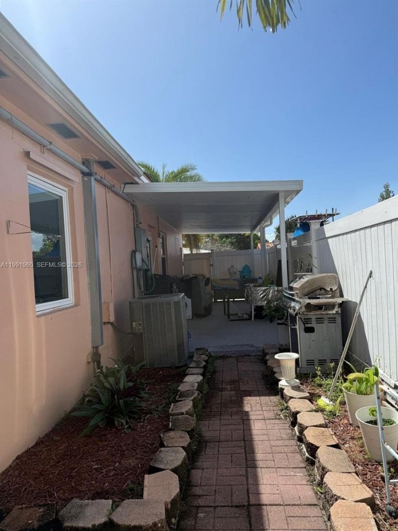 625 E 8th Ln, Hialeah, FL 33010 Photo