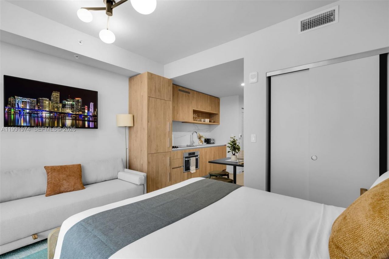 11 NE 6 Th , Unit 2808, Miami, FL 33132 Photo