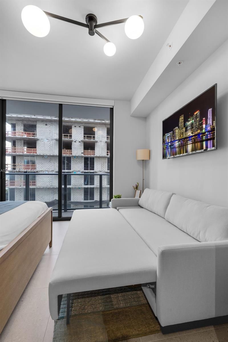 11 NE 6 Th , Unit 2808, Miami, FL 33132 Photo