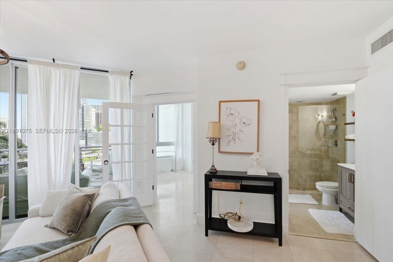 350 S Miami Ave , Unit 1205, Miami, FL 33130 Photo