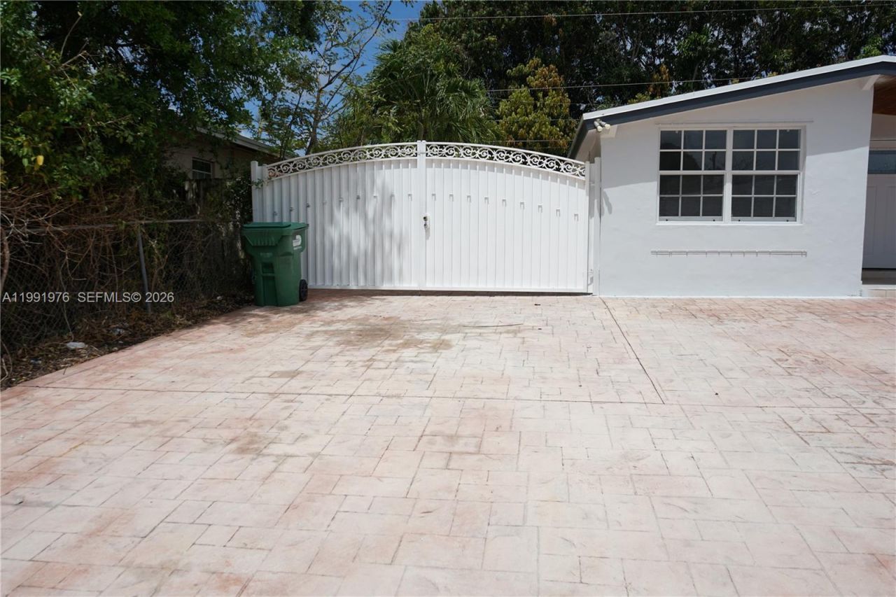 12455 SW 185th Ter , Unit 1, Miami, FL 33177 Photo