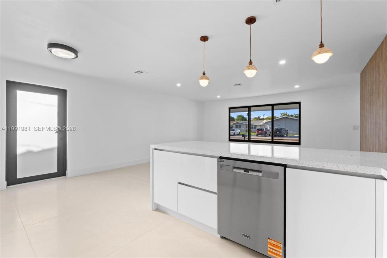 7570 Venetian St , Miramar, FL 33023 Photo