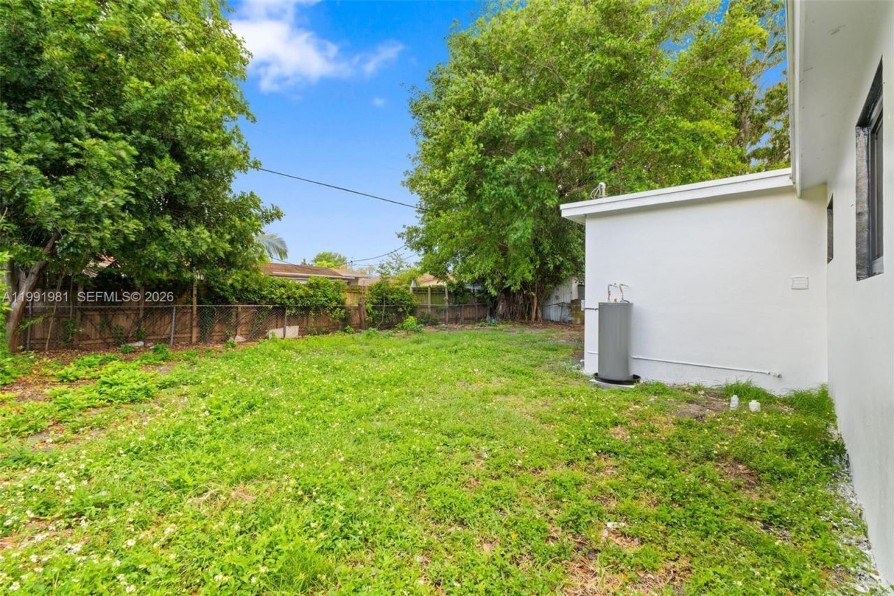 7570 Venetian St , Miramar, FL 33023 Photo