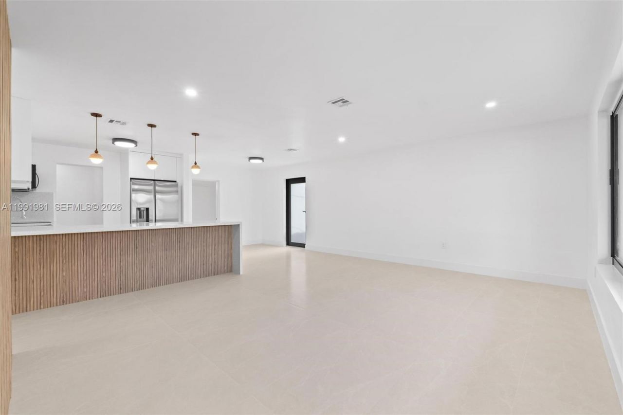 7570 Venetian St , Miramar, FL 33023 Photo