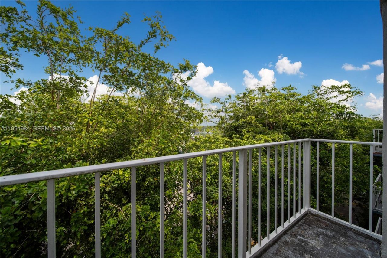 1720 NW N River Dr, Unit 613, Miami, FL 33125 Photo