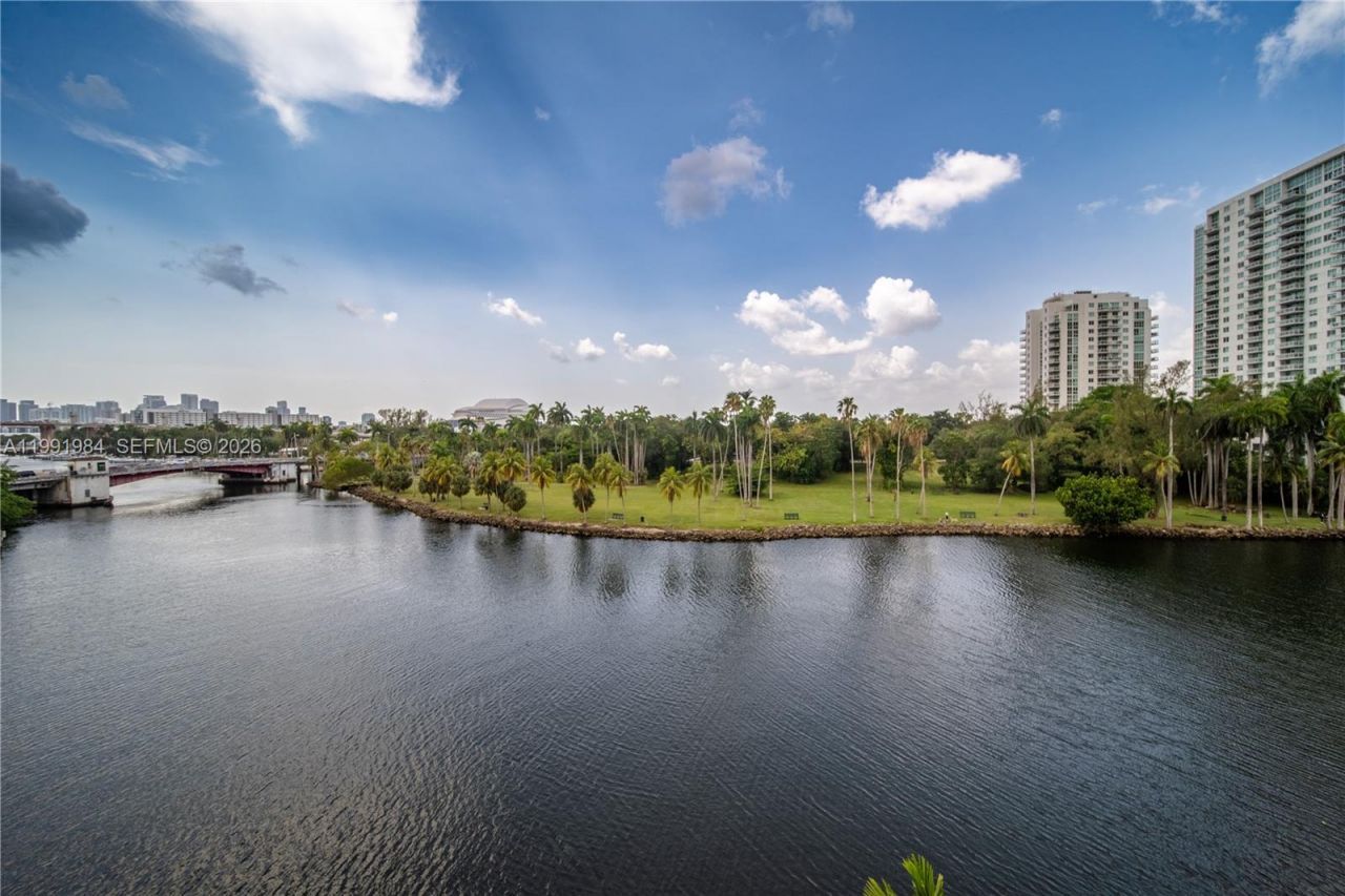 1720 NW N River Dr, Unit 613, Miami, FL 33125 Photo