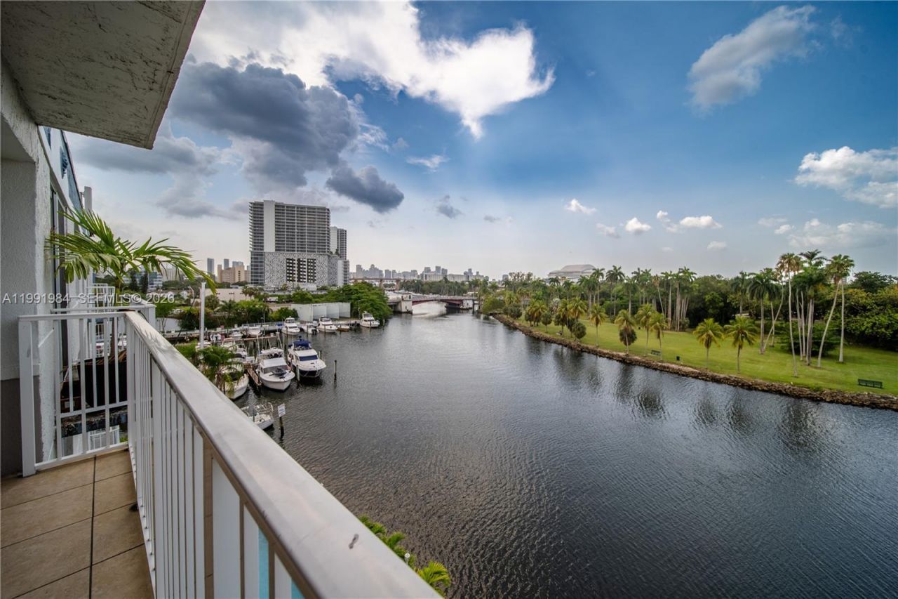 1720 NW N River Dr, Unit 613, Miami, FL 33125 Photo
