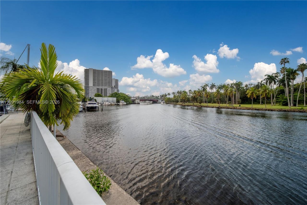 1720 NW N River Dr, Unit 613, Miami, FL 33125 Photo