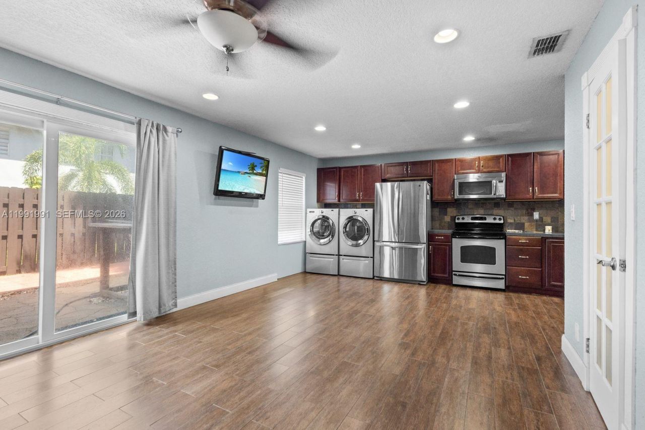 8069 SW 18th Ct , Unit 4-7, Davie, FL 33324 Photo