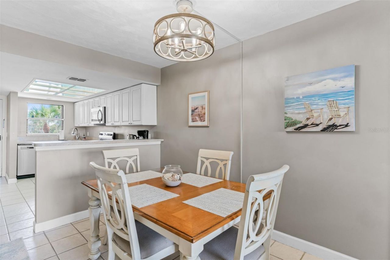 19451 Gulf Boulevard, Unit 203, Indian Shores, FL 33785 Photo