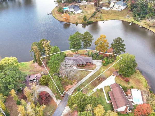 30 Hawthorne Drive, Newnan, GA 30263