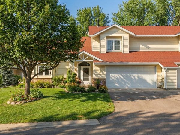 732 E Nicollet Boulevard, Burnsville, MN 55337