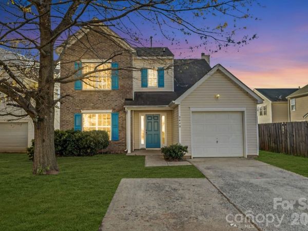 2440 Reid Oaks Drive, Charlotte, NC 28208