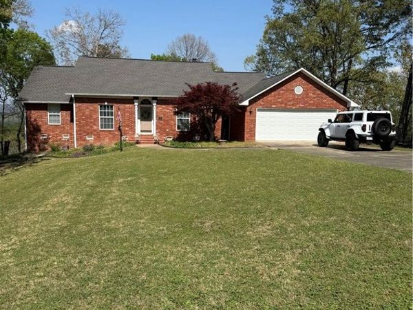 210 Canterbury Circle, Russellville, AR 72802