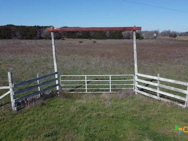 175 Rocking W Road , Moody, TX 76557