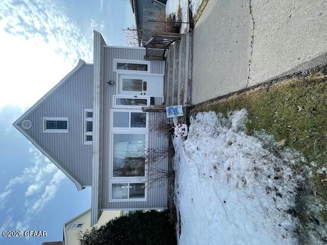 310 7TH Street NE primary photo