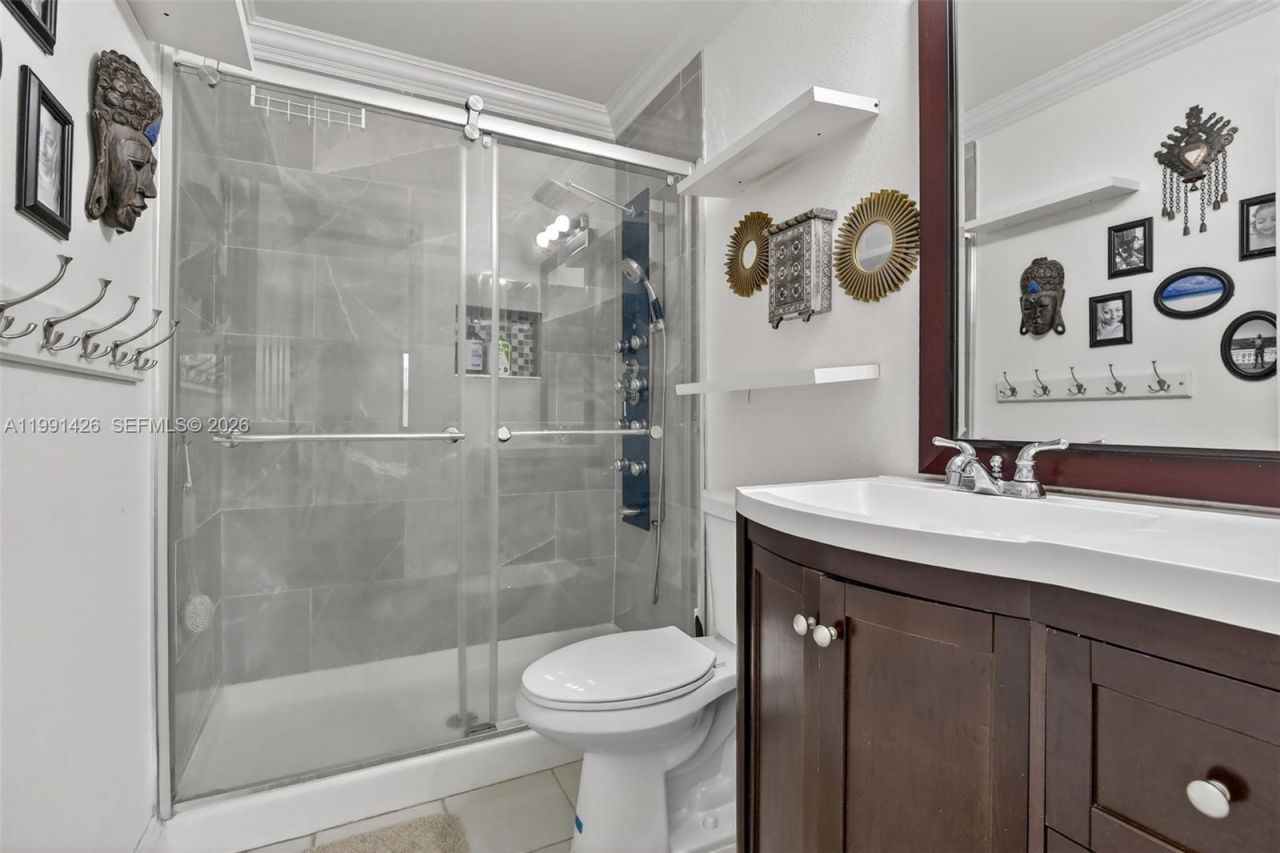 10002 Winding Lake Rd, Unit 204, Sunrise, FL 33351 Photo