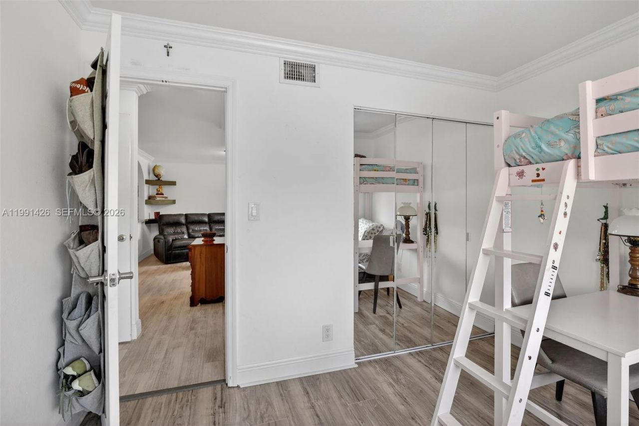 10002 Winding Lake Rd, Unit 204, Sunrise, FL 33351 Photo