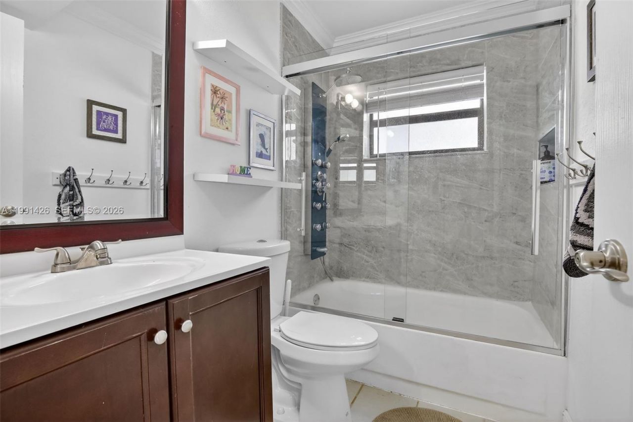 10002 Winding Lake Rd, Unit 204, Sunrise, FL 33351 Photo