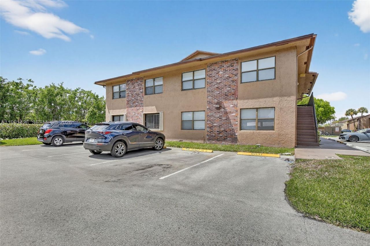 10002 Winding Lake Rd, Unit 204, Sunrise, FL 33351 Photo