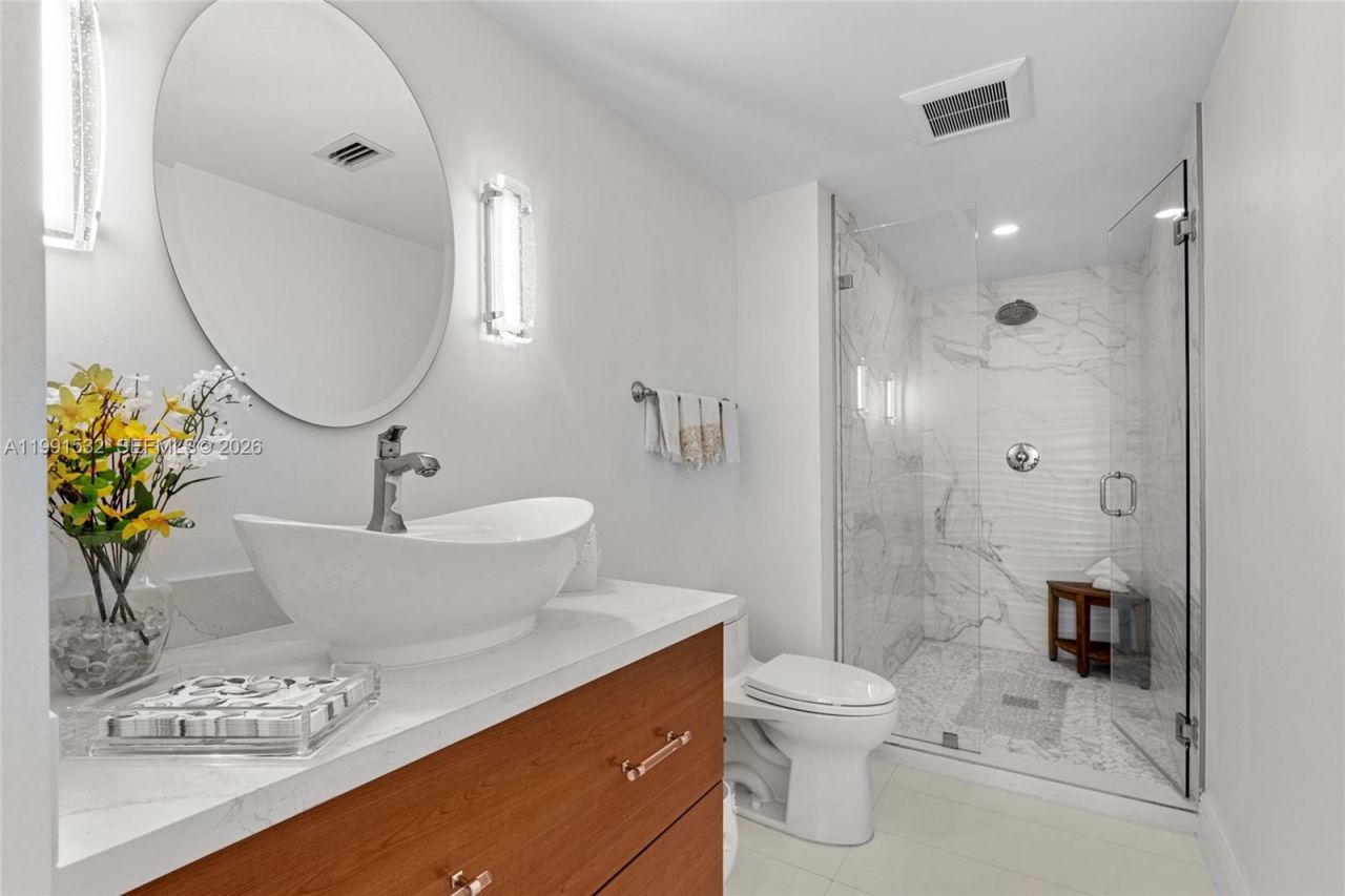 9801 Collins Ave , Unit 5R, Bal Harbour, FL 33154 Photo