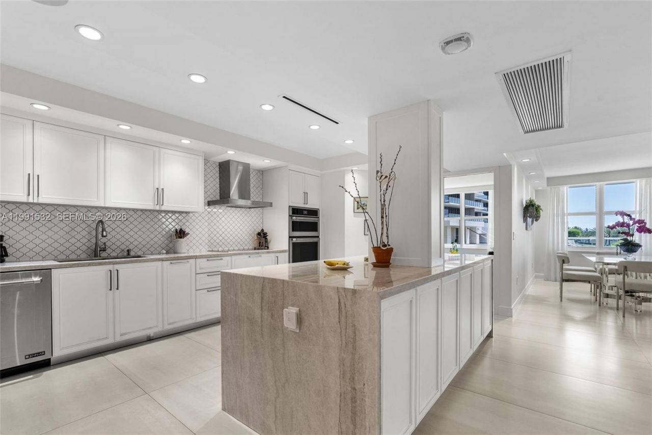 9801 Collins Ave , Unit 5R, Bal Harbour, FL 33154 Photo