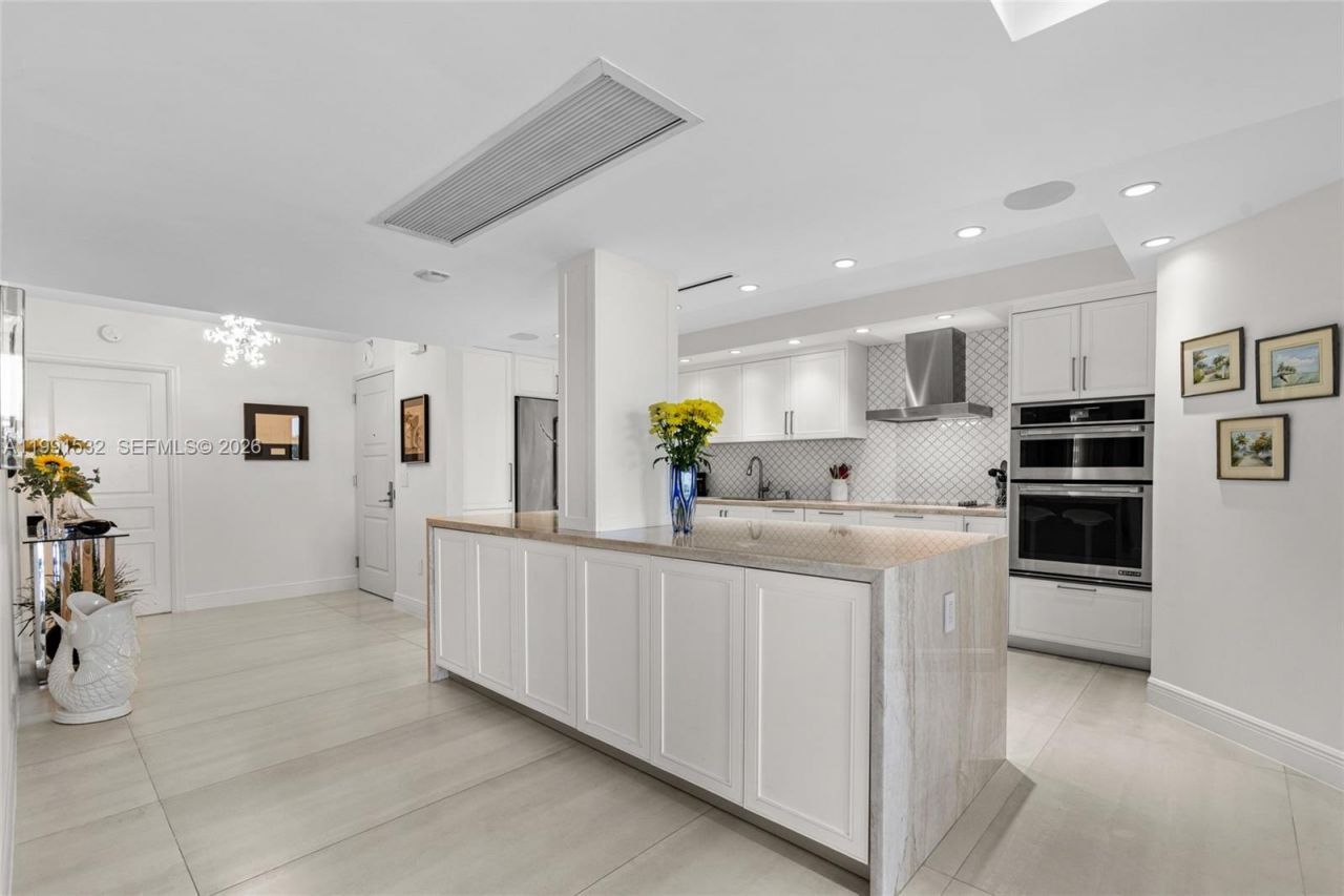 9801 Collins Ave , Unit 5R, Bal Harbour, FL 33154 Photo