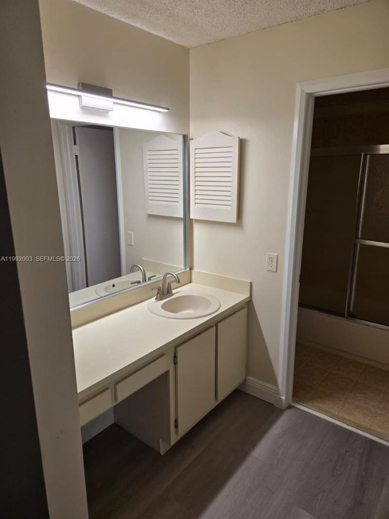 302 Lakeview Dr, Unit E, Royal Palm Beach, FL 33411 Photo