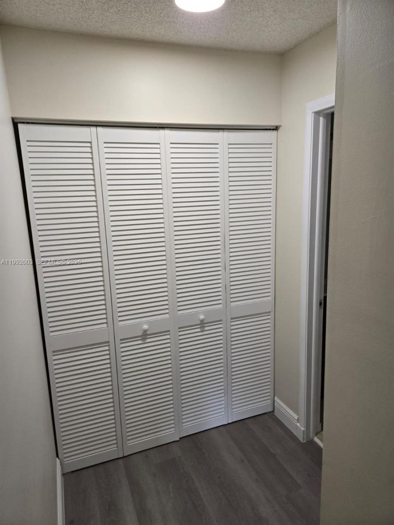 302 Lakeview Dr, Unit E, Royal Palm Beach, FL 33411 Photo