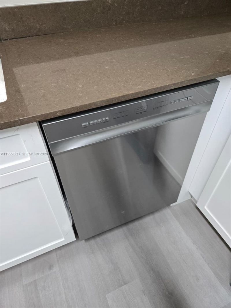 302 Lakeview Dr, Unit E, Royal Palm Beach, FL 33411 Photo