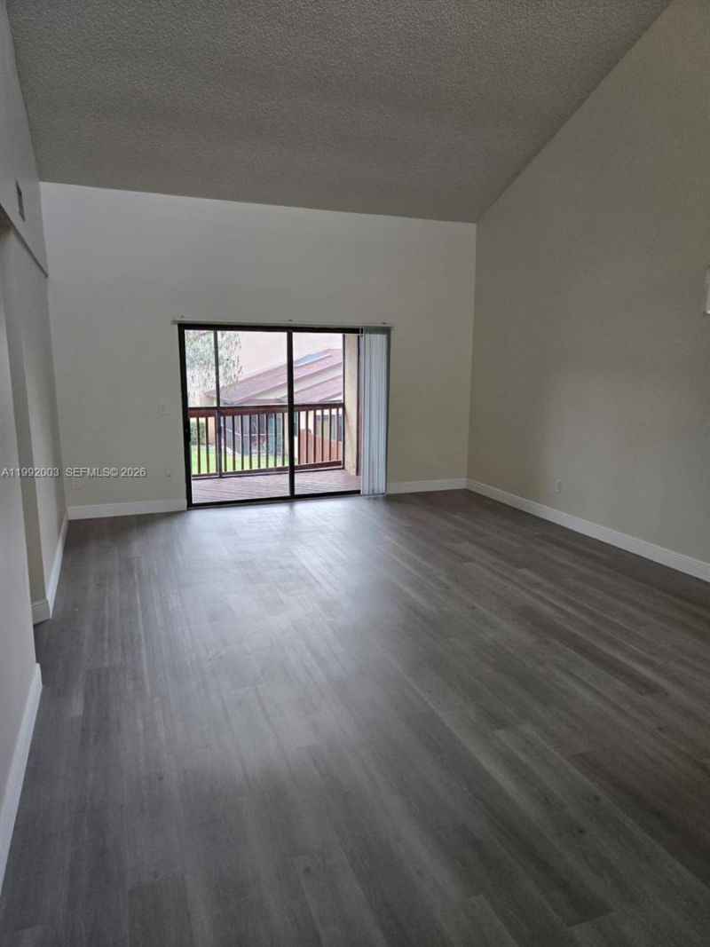 302 Lakeview Dr, Unit E, Royal Palm Beach, FL 33411 Photo