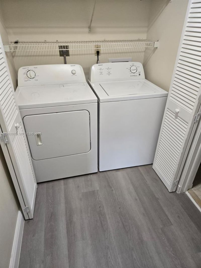 302 Lakeview Dr, Unit E, Royal Palm Beach, FL 33411 Photo