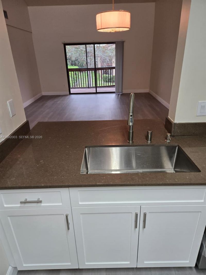 302 Lakeview Dr, Unit E, Royal Palm Beach, FL 33411 Photo