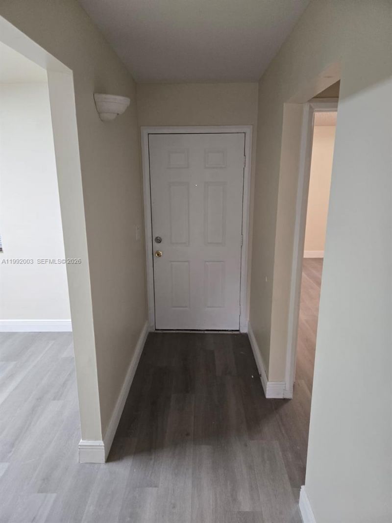 302 Lakeview Dr, Unit E, Royal Palm Beach, FL 33411 Photo