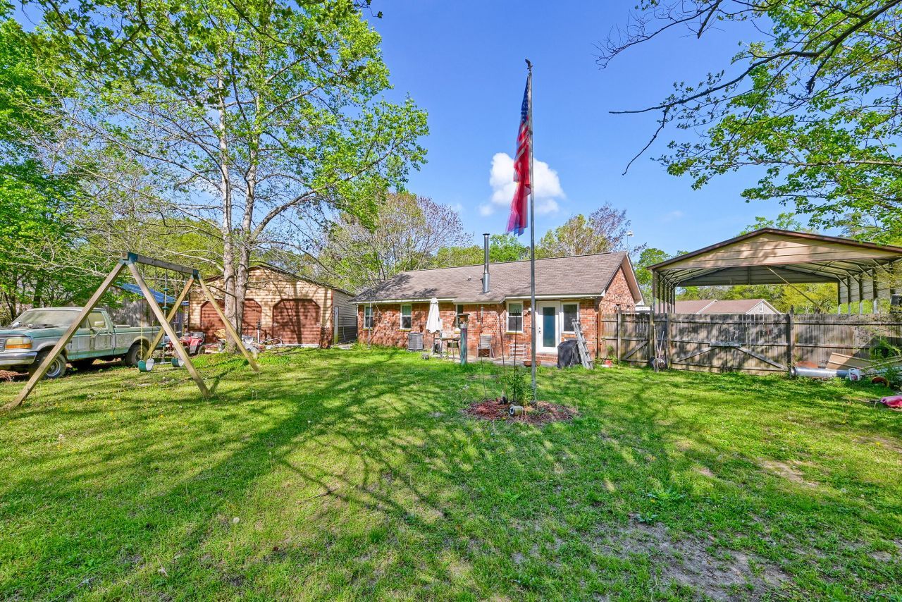 102 Nancy Lane Photo 11