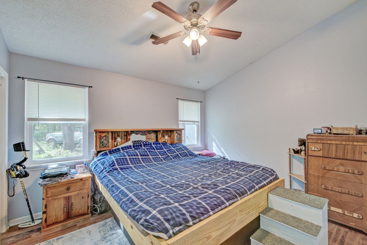 102 Nancy Lane Photo 15