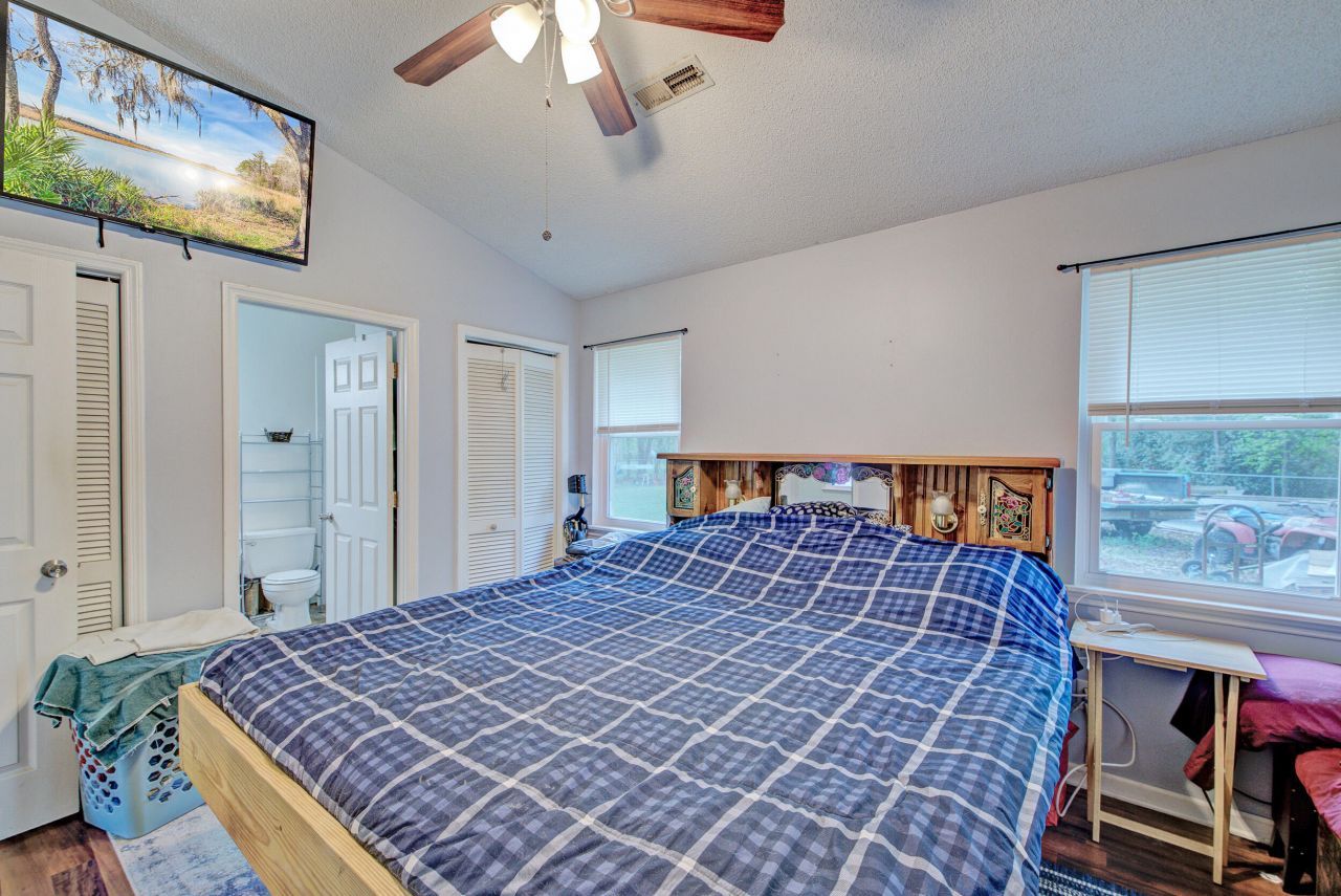 102 Nancy Lane Photo 16