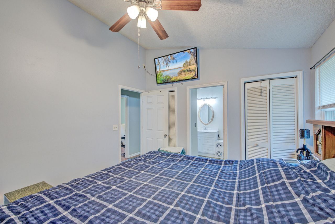 102 Nancy Lane Photo 17