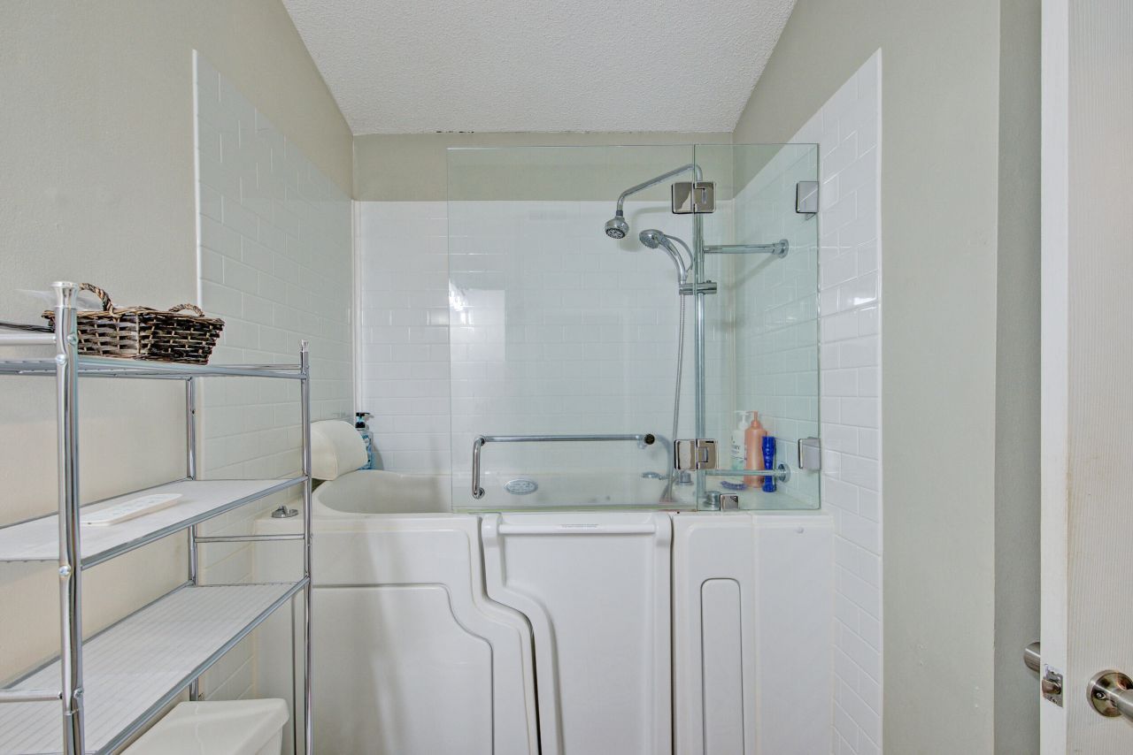 102 Nancy Lane Photo 19