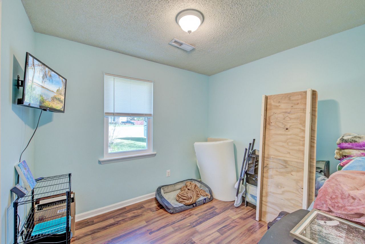 102 Nancy Lane Photo 20