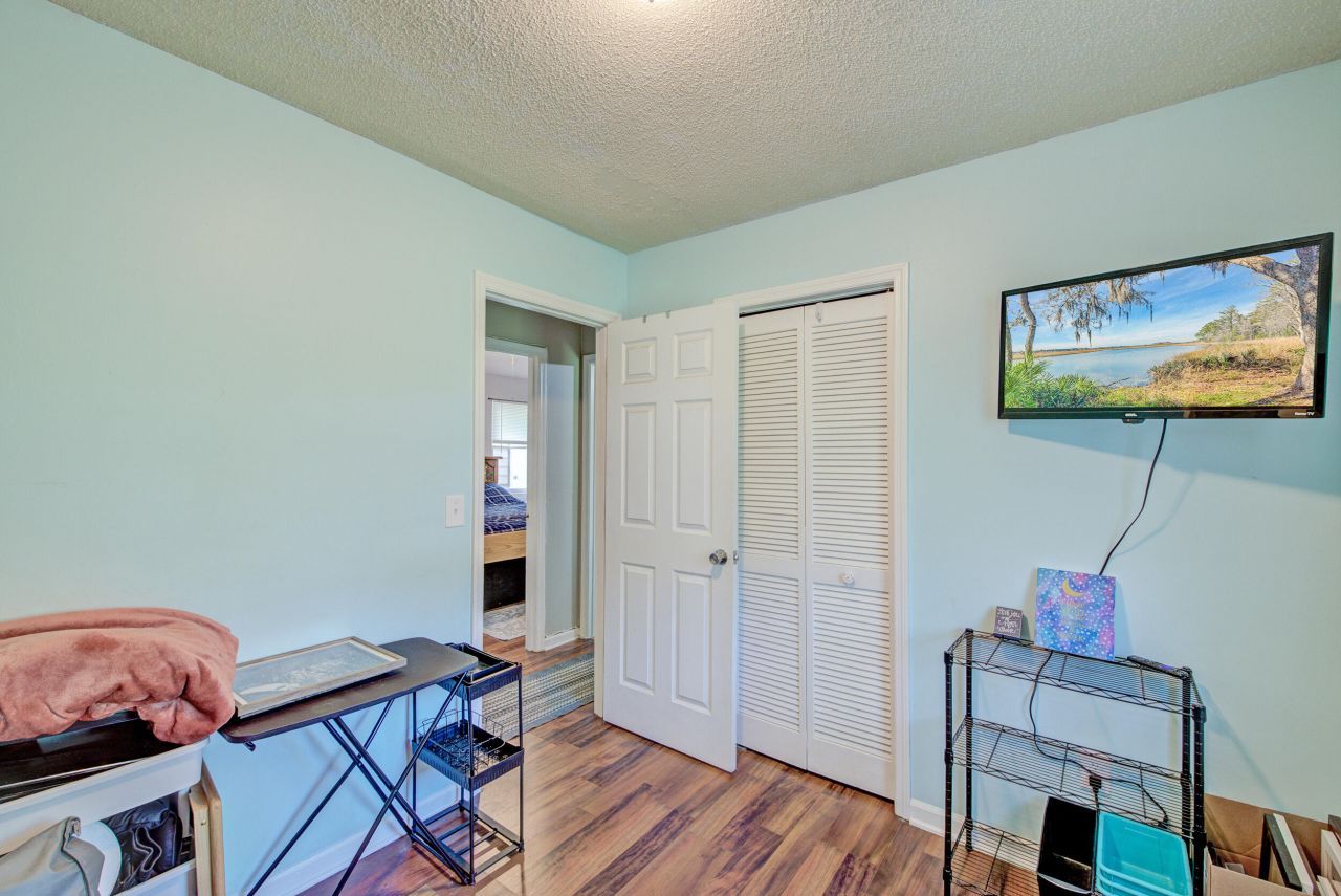 102 Nancy Lane Photo 21